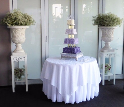 Damask cake table linen