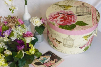 Round Card Box $22.00