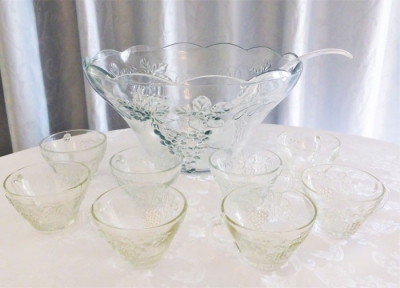 Vintage punch bowl and cup set $19.80 set