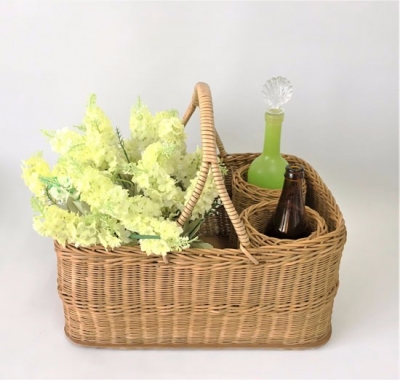 Vintage picnic basket $27.50 each Excluding flowers